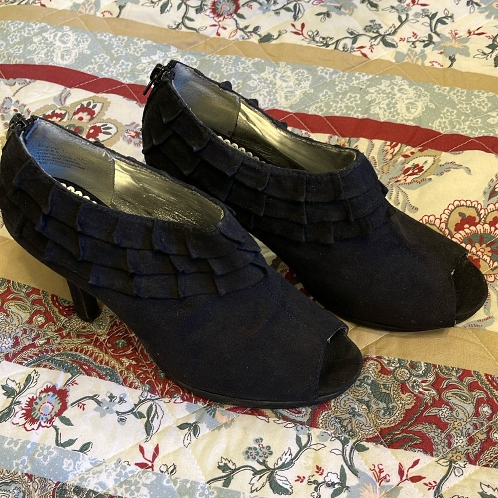 Rampage Black Suede Ruffled Stilettos Booties - Picture 11 of 12